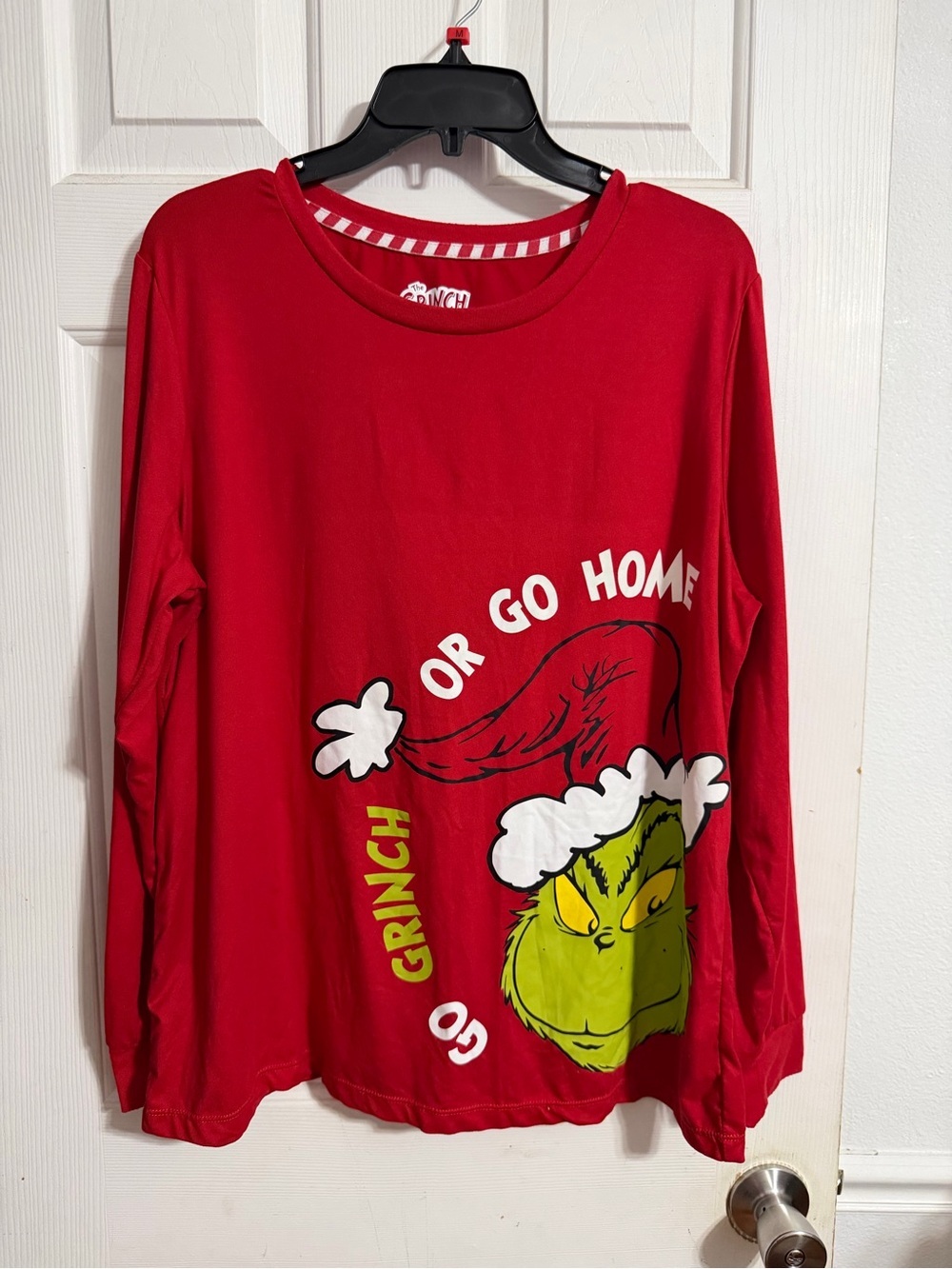 Dr. Seuss The Grinch Red Graphic Tee L
